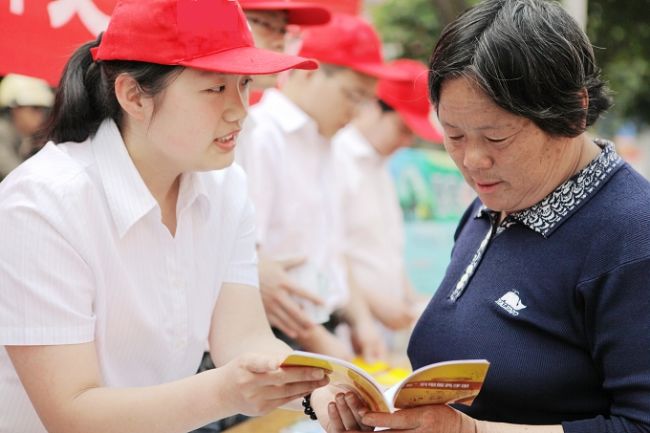 政府--供电公司开展低碳减排,绿色生活主题活动