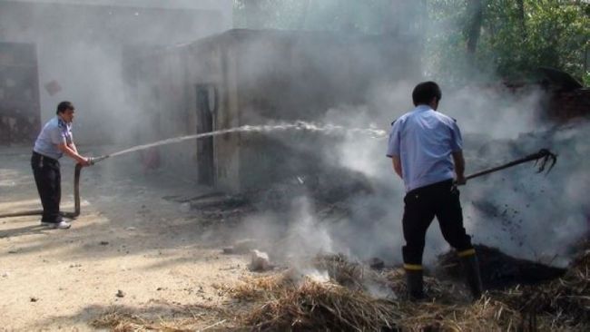 固镇县人民政府--顽童戏火终酿恶果 王庄消防再