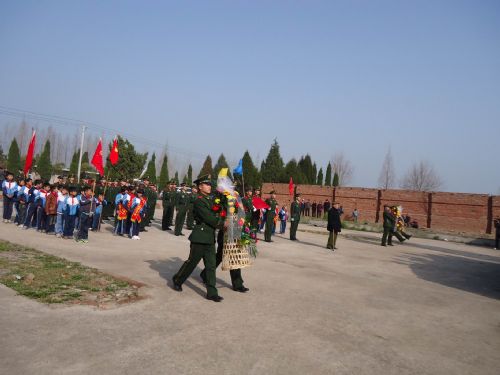 固镇县人民政府--中央电视台直播守墓老兵欧兴