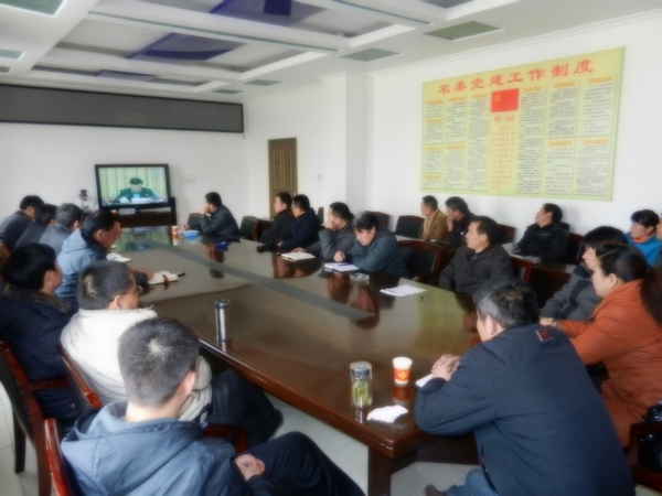 水产局组织集中收看全国、全省春季重大动物疫