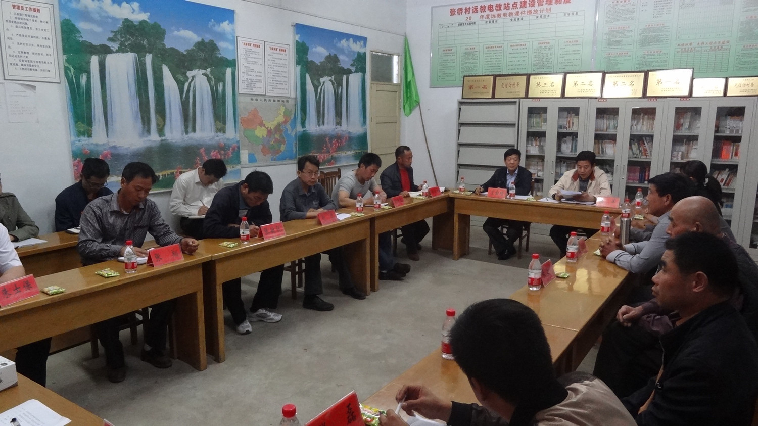 县委书记周学保到城关镇集中开展“三进三访三同”走访调研