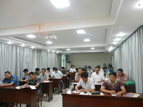 固镇县人民政府--固镇县畜牧兽医水产局召开农