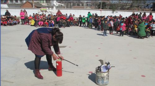 固镇县人民政府--王庄镇中心幼儿园开展冬季消