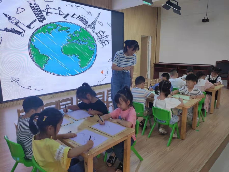 优质课幼儿园美术 wKgQF2FBsjaAVn3OAAZMk3cxqJY330.jpg