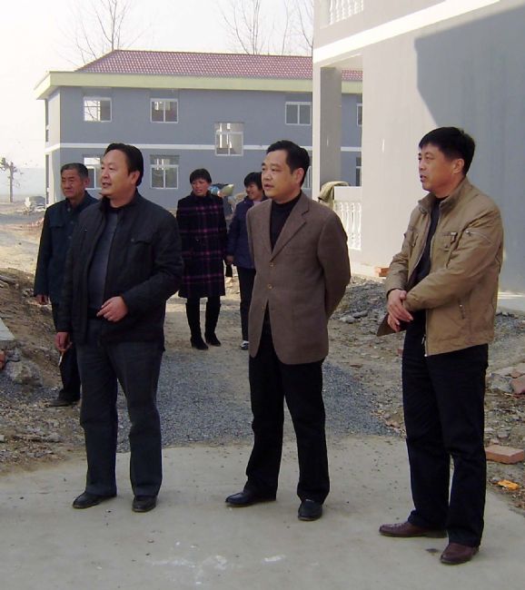 郭曹之一行到仲兴乡指导民政工作