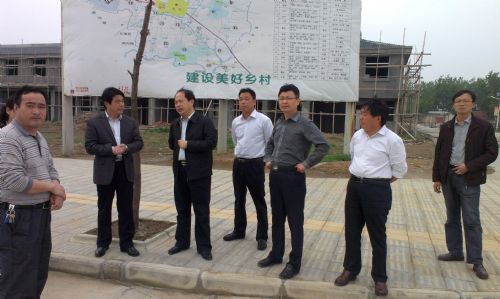 县委书记周学保到任桥镇调研美好乡村建设工作