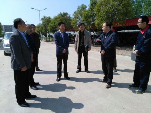 周学保到肉食品加工企业走访调研