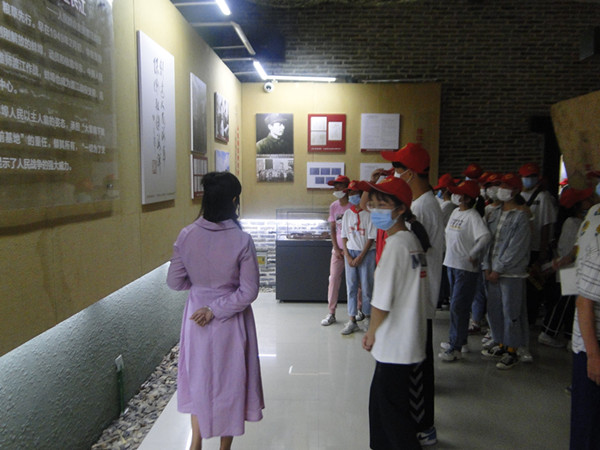 新马桥中学开展纪念中国人民抗日战争胜利75周年主题教育活动