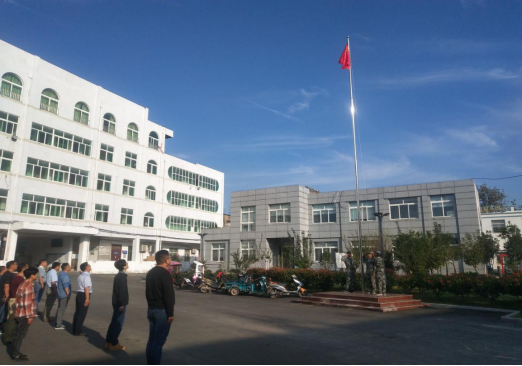 新马桥镇举行庆国庆升旗仪式