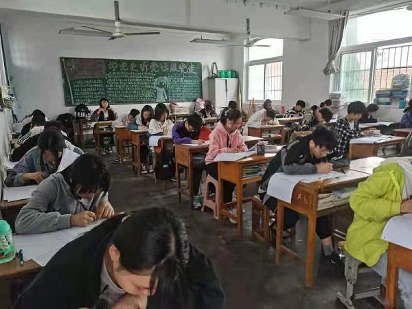 刘集中学认真组织九年级联考工作_固镇县人民政府