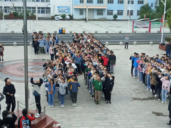 刘集中学开展党在我心中青少年学党史系列活动