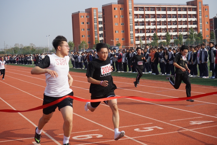 固镇二中举办第38届田径运动会