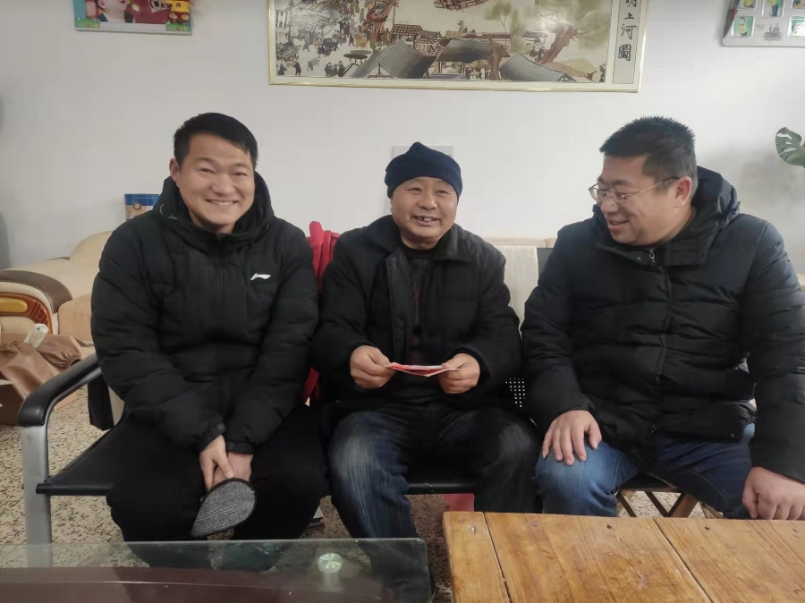 固镇二中开展2022年春节慰问离退休教师活动