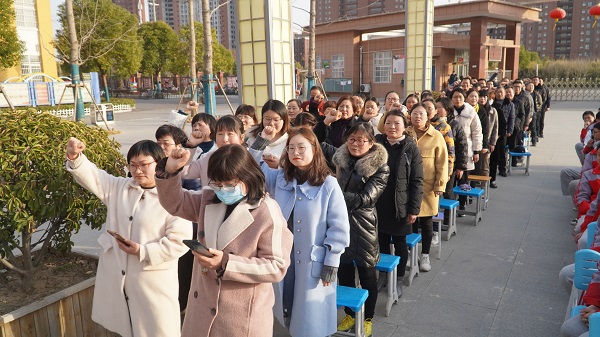 奋斗百日圆梦六月固镇县第三中学召开2022年中考百日誓师大会