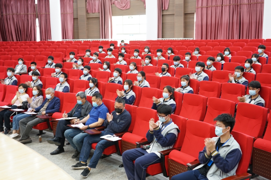 固镇二中举行固镇县第29届爱国主义读书教育活动演讲比赛