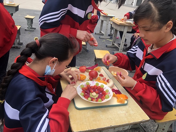 石湖小学举行巧手心向党劳动最光荣庆五一劳动技能大比拼活动