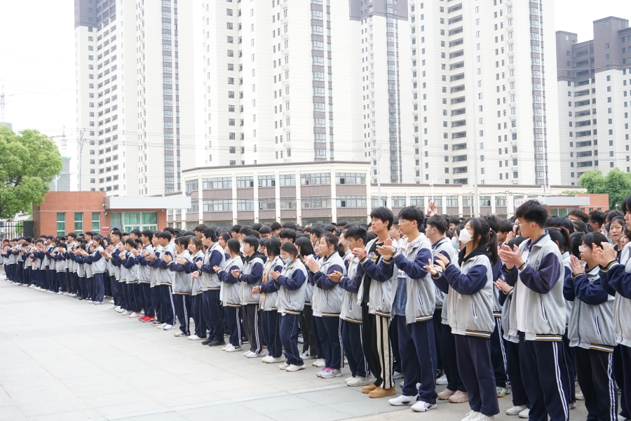 固镇二中举行消防应急疏散演练活动