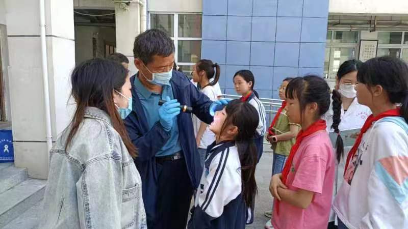 我县开展地方性氟中毒病区村监测工作