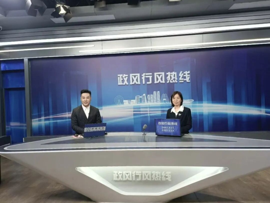 固镇县人民政府副县长蔡腊梅为市民答疑解惑